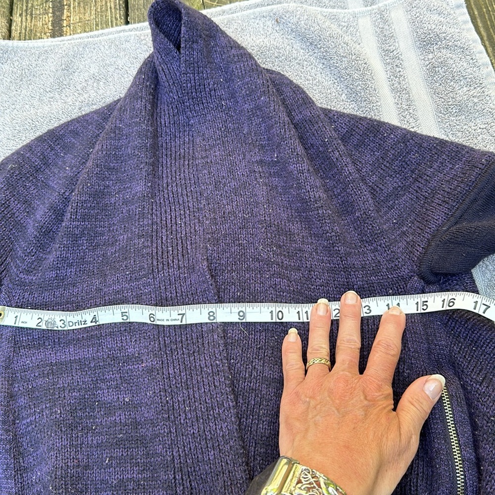 Lululemon Wrap It Up Sweater​ - Picture 9 of 9